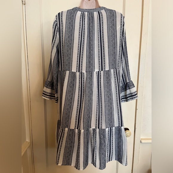 Velvet by Graham and Spencer Soft Aztec Print 'Wear Everywhere’ Dress - Picture 2 of 9